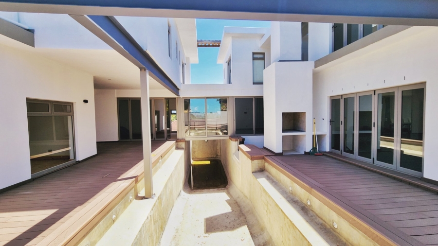 10 Bedroom Property for Sale in Berg En Dal Western Cape